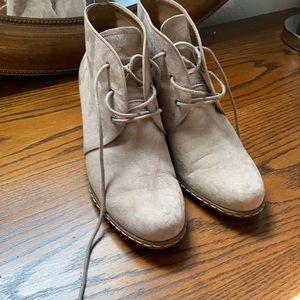 Franco Sarta Beige Lace Up Suede Boots Size 8